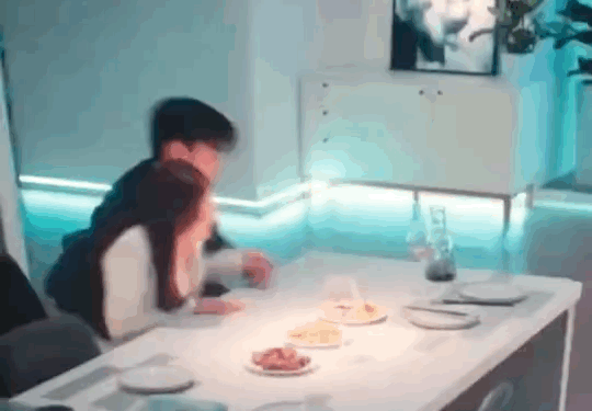 334669-b2502f8d3fb4.gif