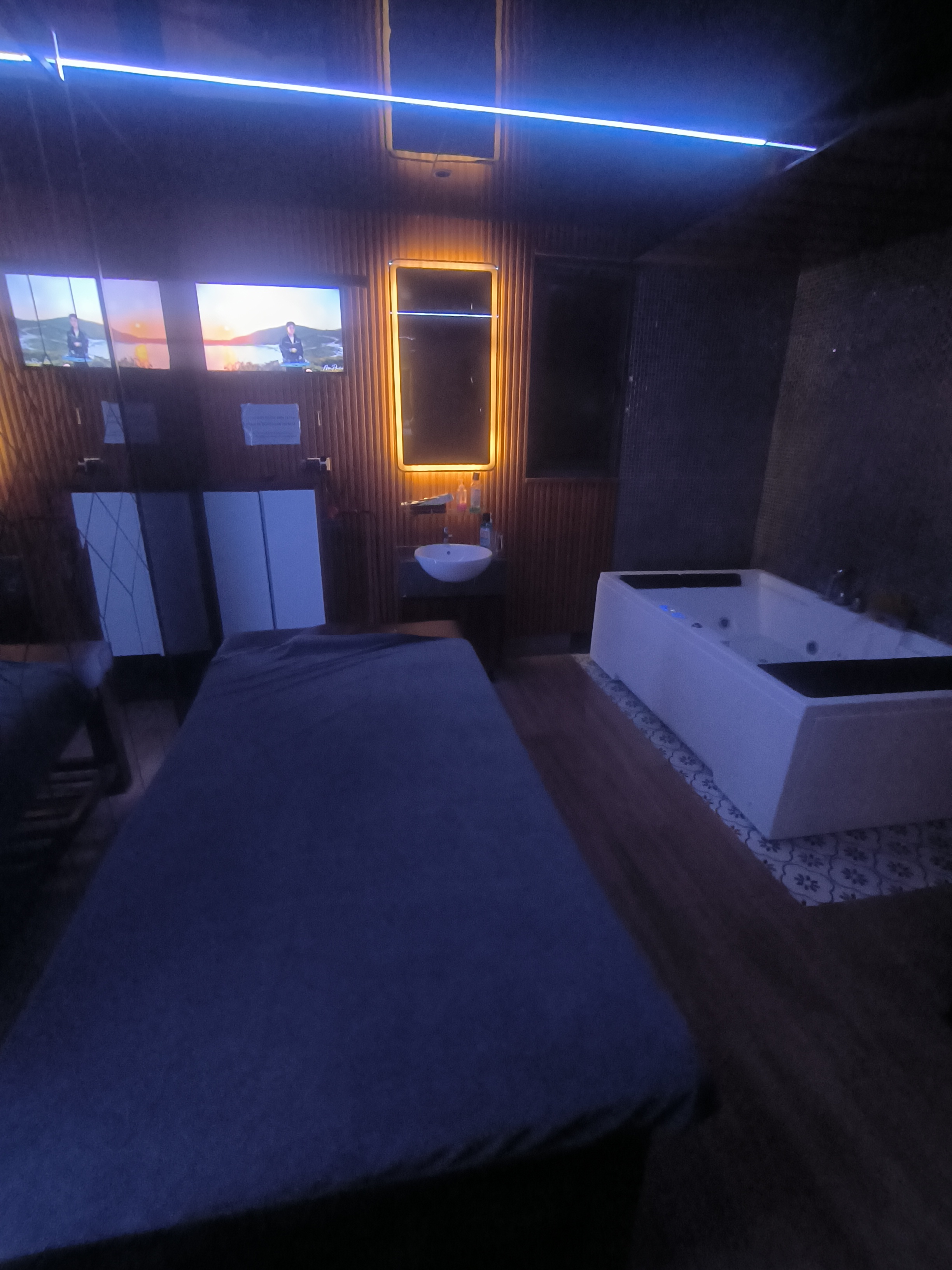 723005-45d84de98bdf.jpg