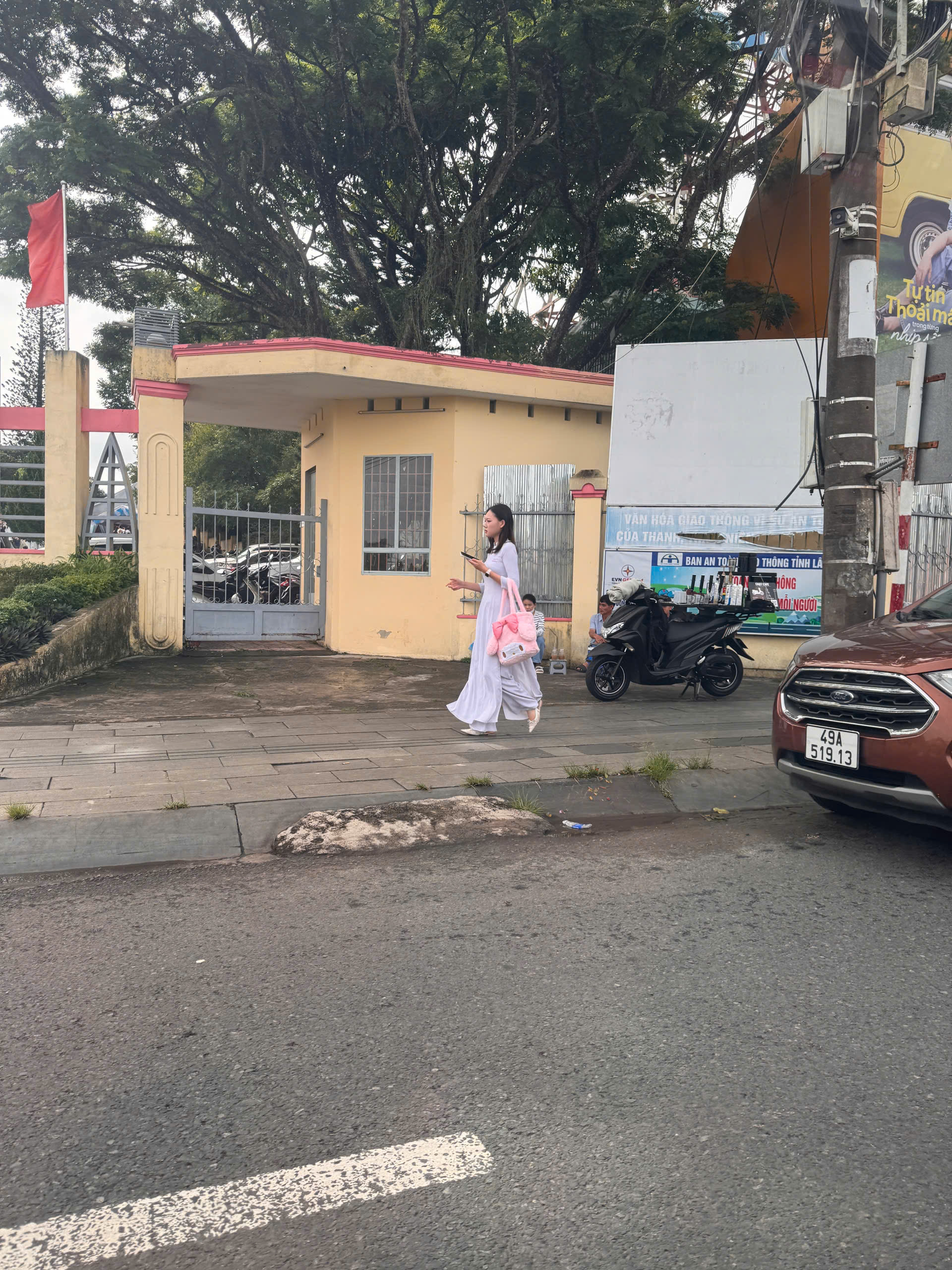 732683-1957ced05038.jpg